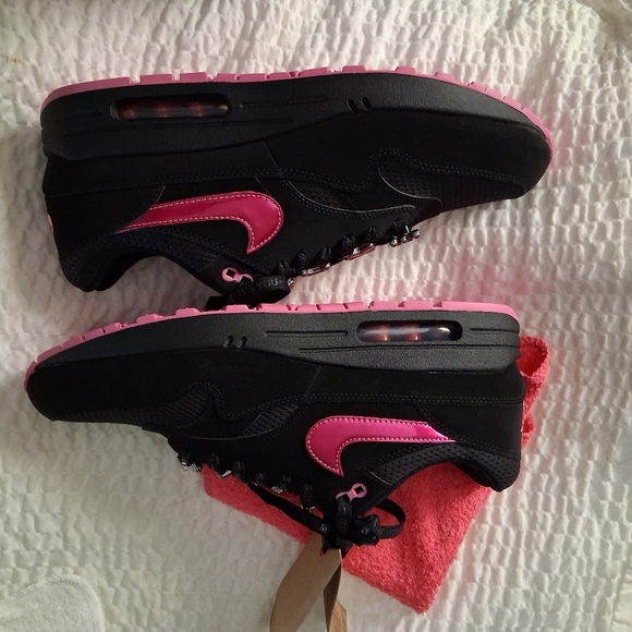 Nike Air Max 1 PRM Valentine's Day Black Playful Pink HV2302-001 sz 12 - Picture 10 of 10